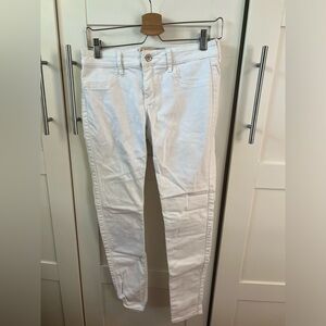 Low rise white Hollister Jeans!